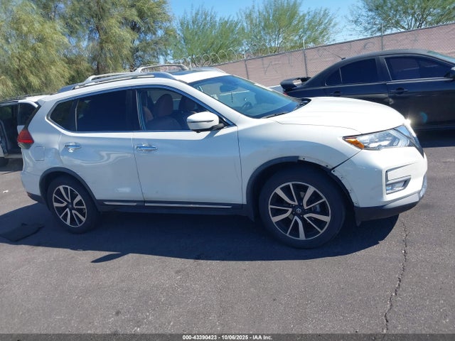 Nissan 2017 2017 JN8AT2MT5HW403688 Image 13