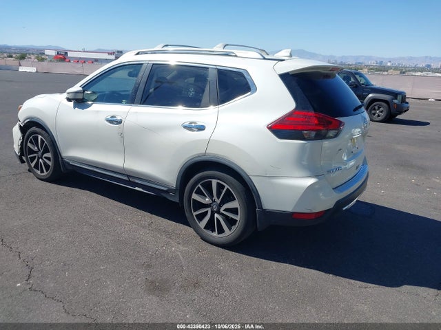 Nissan 2017 2017 JN8AT2MT5HW403688 Image 3