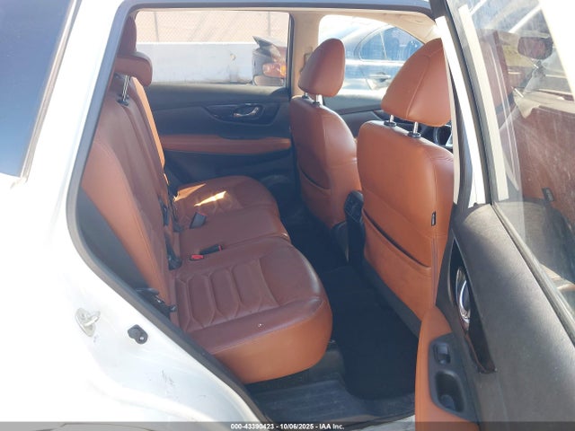 Nissan 2017 2017 JN8AT2MT5HW403688 Image 8