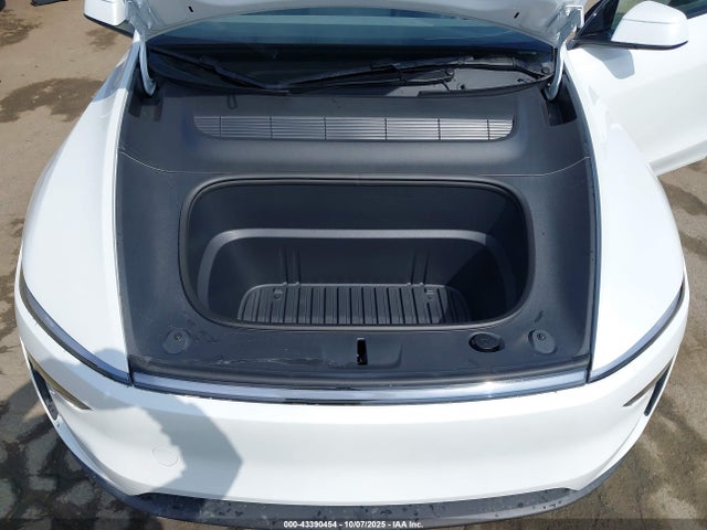 2026 TESLA MODEL Y 7SAYGDEE9TF365960 Photo 9