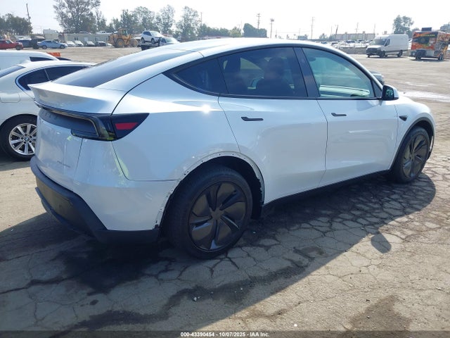 2026 TESLA MODEL Y 7SAYGDEE9TF365960 Photo 3