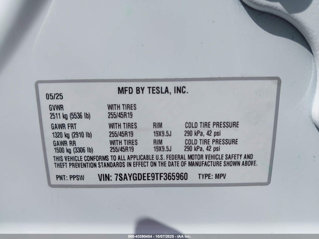 2026 TESLA MODEL Y 7SAYGDEE9TF365960 Photo 8