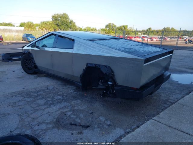 2025 TESLA CYBERTRUCK 7G2CEHED6SA065555 Photo 2