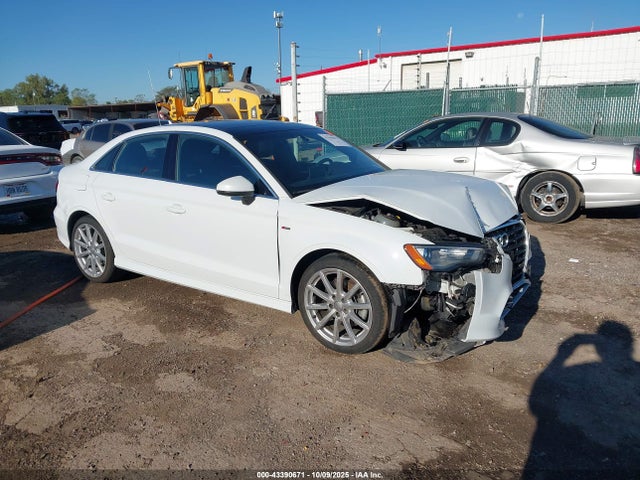 2016 AUDI A3 WAUJ8GFFXG1103056 Photo 0