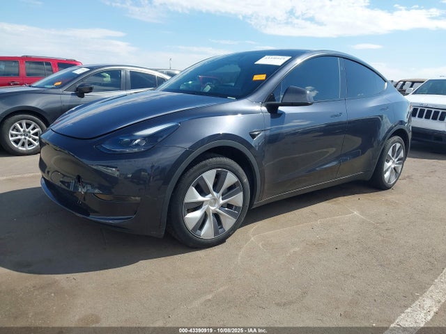 2024 TESLA MODEL Y 7SAYGDEEXRA253500 Photo 1