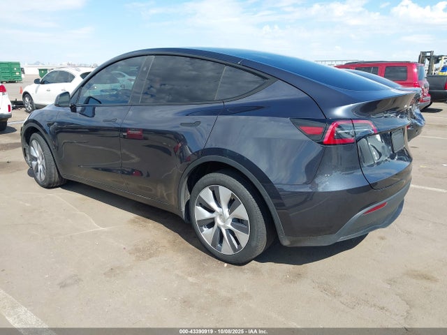 2024 TESLA MODEL Y 7SAYGDEEXRA253500 Photo 2