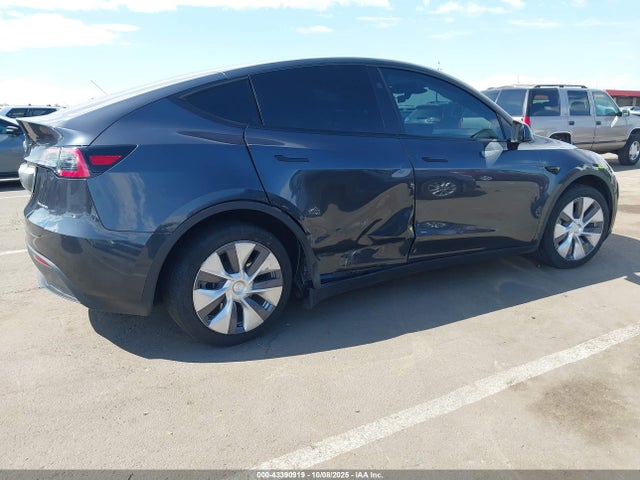 2024 TESLA MODEL Y 7SAYGDEEXRA253500 Photo 5