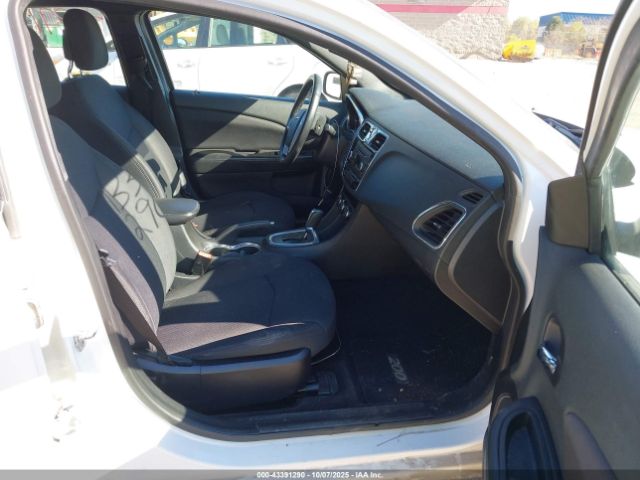 2014 CHRYSLER 200 1C3CCBBG3EN106466 Photo 4