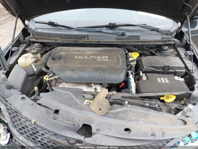 2015 CHRYSLER 200 1C3CCCBB2FN614939 Photo 9