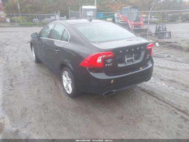 2015 VOLVO S60 YV1612TKXF2338061 Photo 2