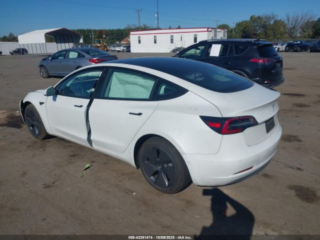 2022 TESLA MODEL 3 5YJ3E1EB5NF262605 Photo 2