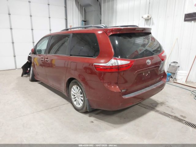 2017 TOYOTA SIENNA 5TDYZ3DCXHS773713 Photo 2