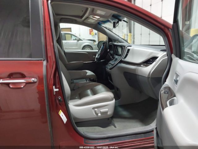 2017 TOYOTA SIENNA 5TDYZ3DCXHS773713 Photo 4