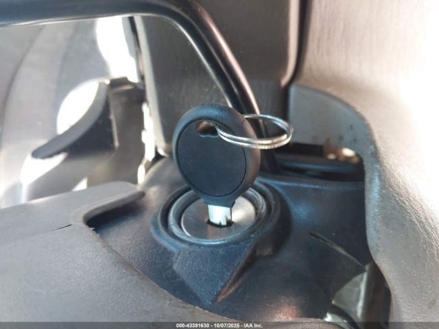 2001 CHRYSLER TOWN & COUNTRY 2C8GP64L91R240266 Photo 10