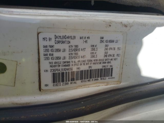 2001 CHRYSLER TOWN & COUNTRY 2C8GP64L91R240266 Photo 8