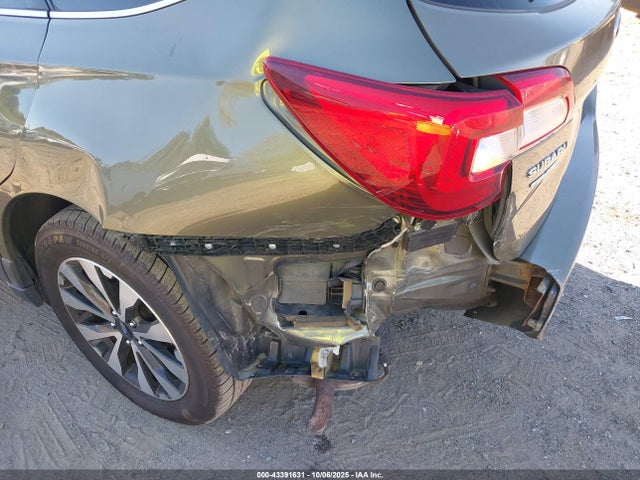 Subaru Outback 2.5i Limited 2015 4S4BSAJC7F3313535 Image 6