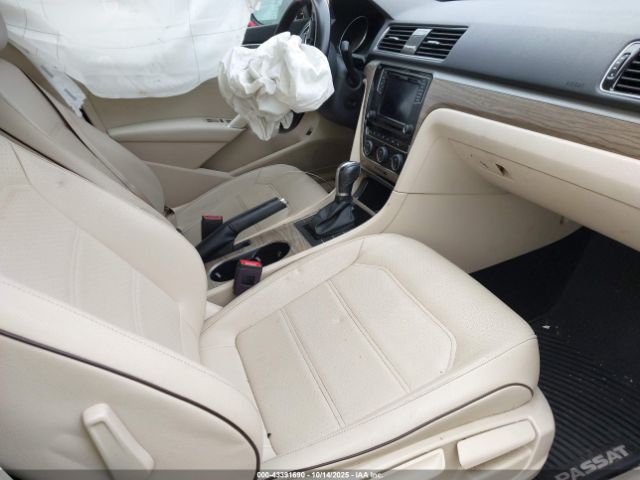 2018 VOLKSWAGEN PASSAT 1VWBA7A33JC038472 Photo 4