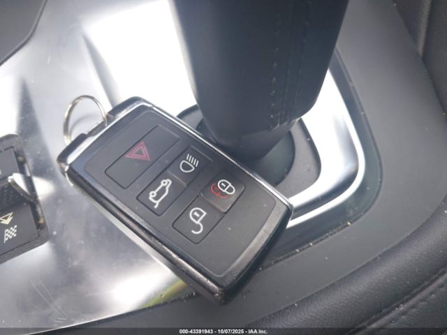 2019 JAGUAR E-PACE SADFJ2FX6K1Z42529 Photo 10