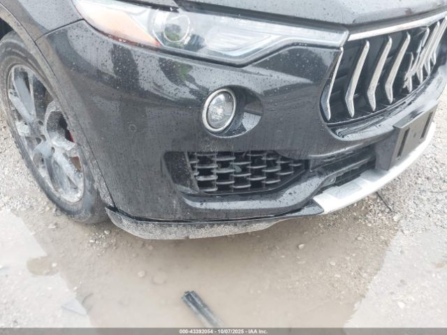 2017 MASERATI LEVANTE ZN661XULXHX226939 Photo 5
