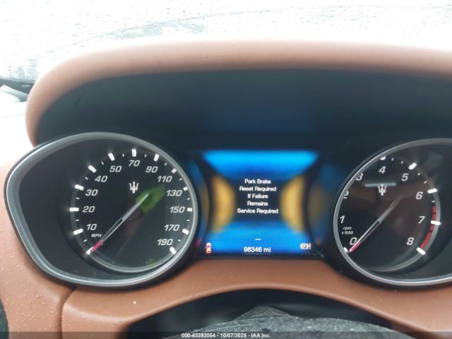 2017 MASERATI LEVANTE ZN661XULXHX226939 Photo 6