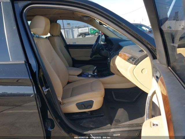 2016 BMW X3 5UXWX9C58G0D82341 Photo 4