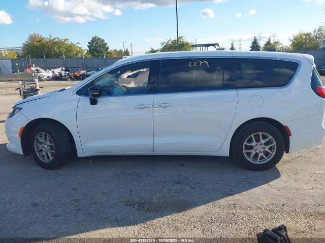 Chrysler Voyager Lx 2025 2C4RC1CG8SR521974 Image 14
