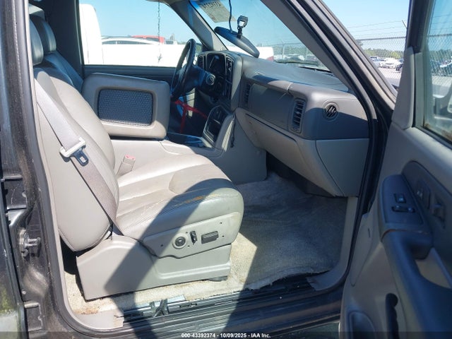 2003 Chevrolet Tahoe Lt მანქანა იყიდება აუქციონზე, vin: 1GNEC13Z83R242636, აუქციონის ნომერი: 43392374