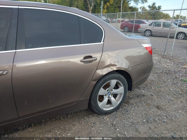 2004 Bmw 530i მანქანა იყიდება აუქციონზე, vin: WBANA73564B804975, აუქციონის ნომერი: 43392433