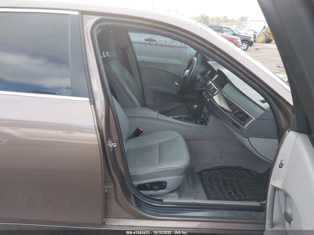 2004 Bmw 530i მანქანა იყიდება აუქციონზე, vin: WBANA73564B804975, აუქციონის ნომერი: 43392433