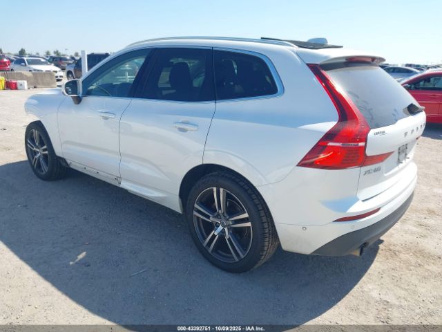 2018 VOLVO XC60 LYV102RK3JB116768 Photo 2
