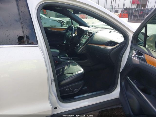 2019 LINCOLN MKC 5LMCJ3C9XKUL43621 Photo 4