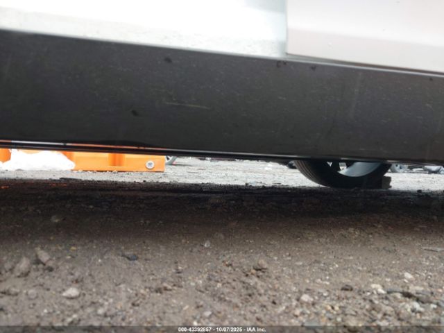 2022 TESLA MODEL Y 7SAYGDEF6NF516748 Photo 9