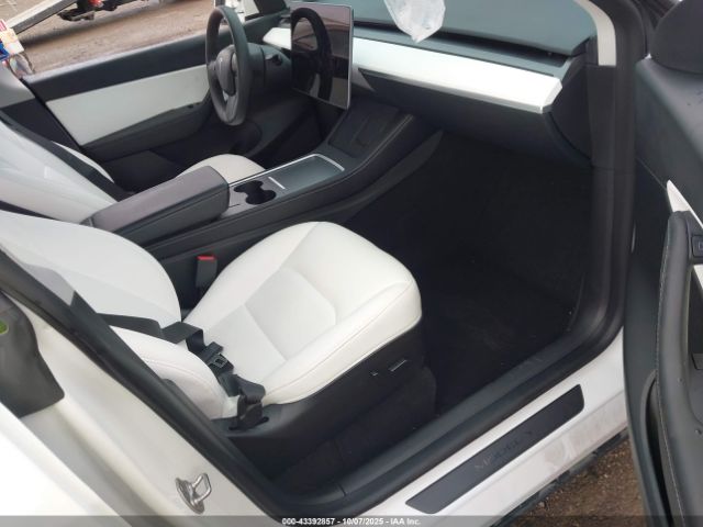 2022 TESLA MODEL Y 7SAYGDEF6NF516748 Photo 4