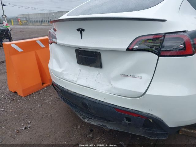 2022 TESLA MODEL Y 7SAYGDEF6NF516748 Photo 5