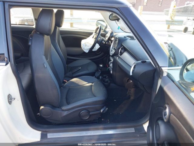 2010 MINI COOPER WMWMF3C50ATZ28252 Photo 4