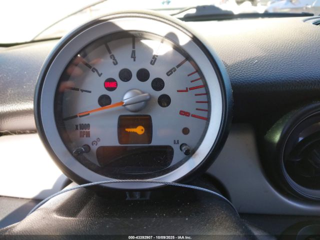 2010 MINI COOPER WMWMF3C50ATZ28252 Photo 6