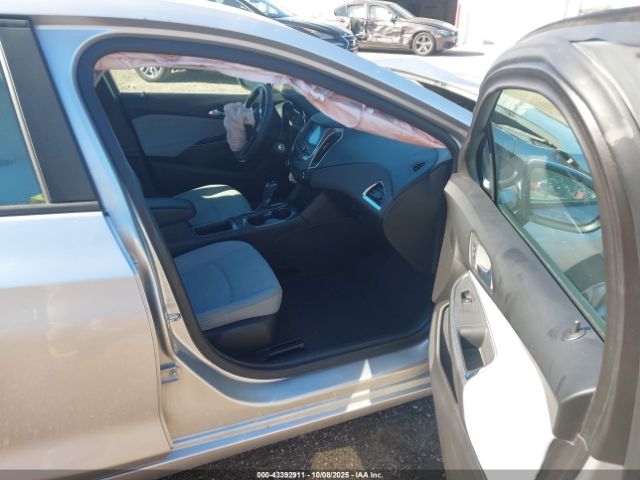 2019 CHEVROLET CRUZE 3G1BC6SM2KS526797 Photo 4