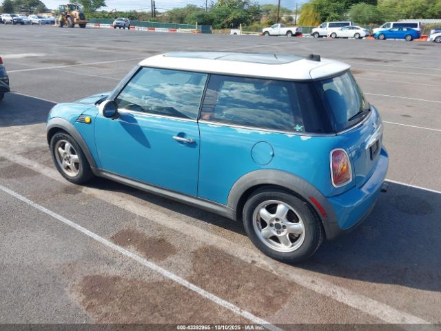 2008 MINI COOPER WMWMF33588TT61069 Photo 2
