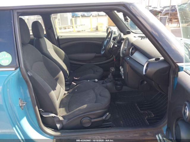 2008 MINI COOPER WMWMF33588TT61069 Photo 4