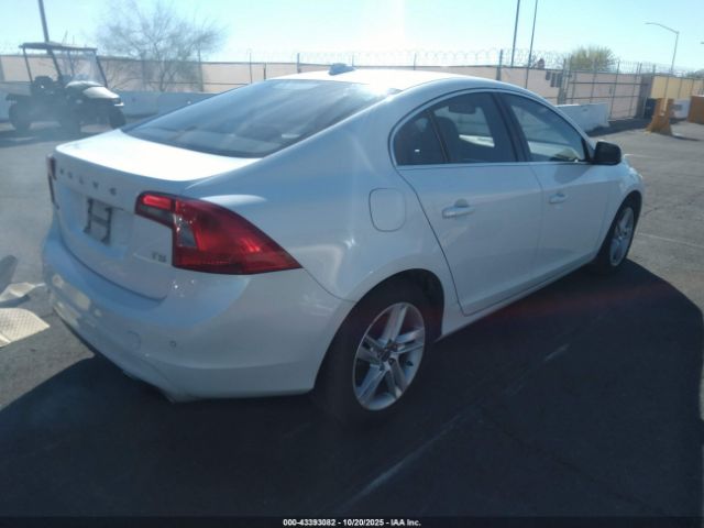2015 VOLVO S60 YV126MFD8F1309916 Photo 3