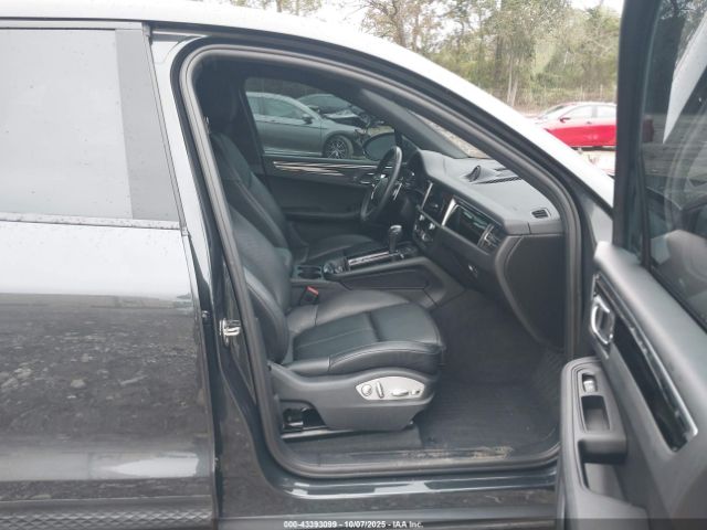 2023 PORSCHE MACAN WP1AA2A55PLB17586 Photo 4