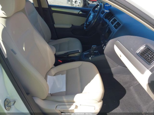 2018 VOLKSWAGEN JETTA 3VWDB7AJ3JM257922 Photo 4