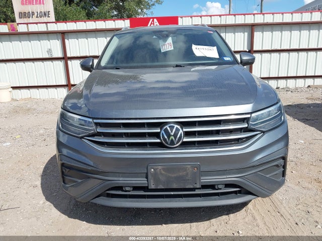 3VV3B7AX8NM127984 Volkswagen Tiguan