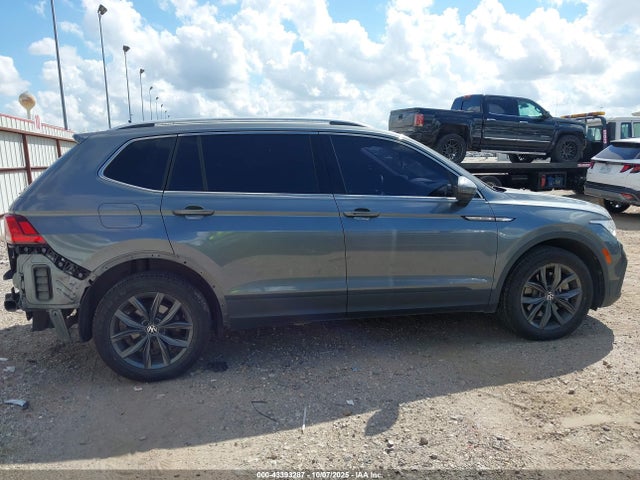 3VV3B7AX8NM127984 Volkswagen Tiguan