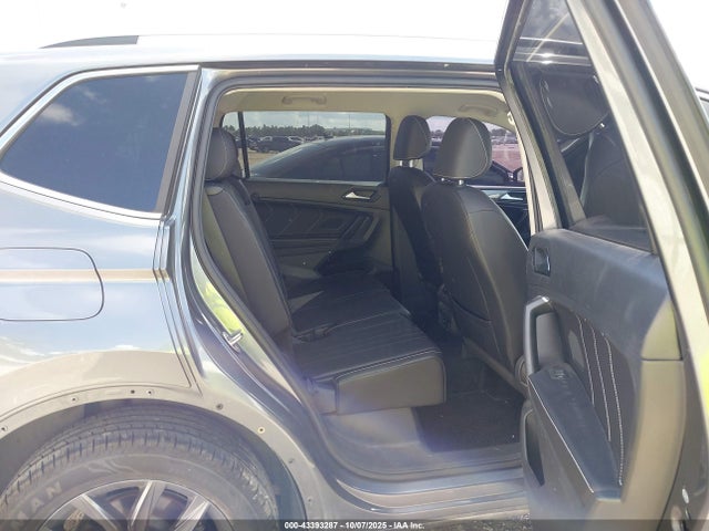 3VV3B7AX8NM127984 Volkswagen Tiguan