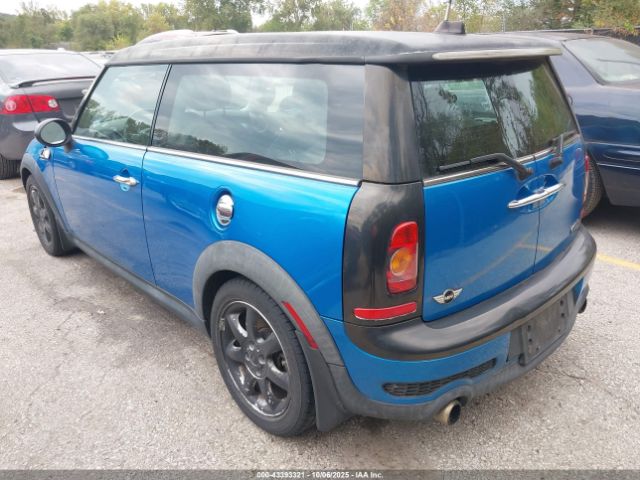 2010 MINI COOPER S CLUBMAN WMWMM3C59ATP75067 Photo 2
