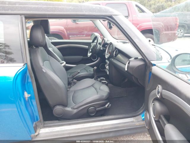 2010 MINI COOPER S CLUBMAN WMWMM3C59ATP75067 Photo 4