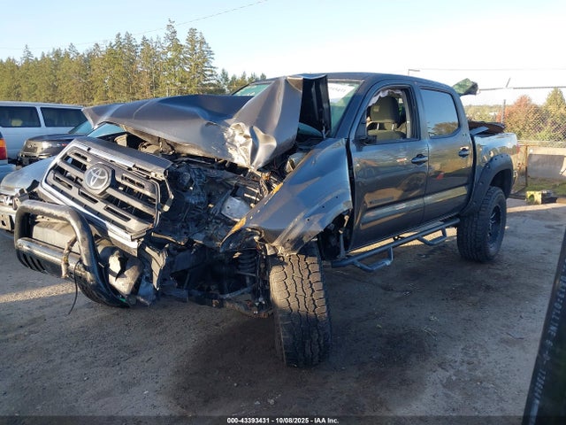 3TMCZ5AN9JM141027 Toyota Tacoma Sr5 V6