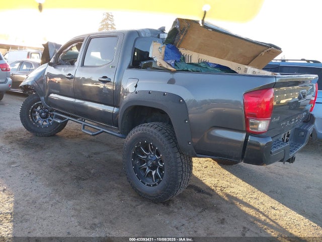 3TMCZ5AN9JM141027 Toyota Tacoma Sr5 V6