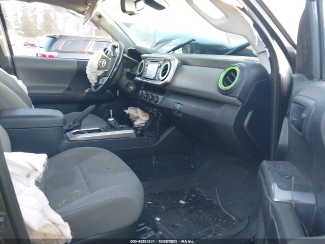 3TMCZ5AN9JM141027 Toyota Tacoma Sr5 V6